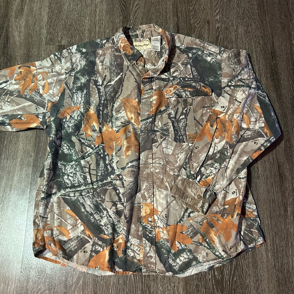 men’s size 2XL camo longsleeve button down shirt